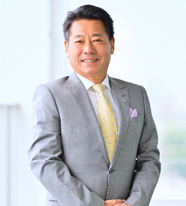 学校法人 藍野大学 理事長 小山英夫